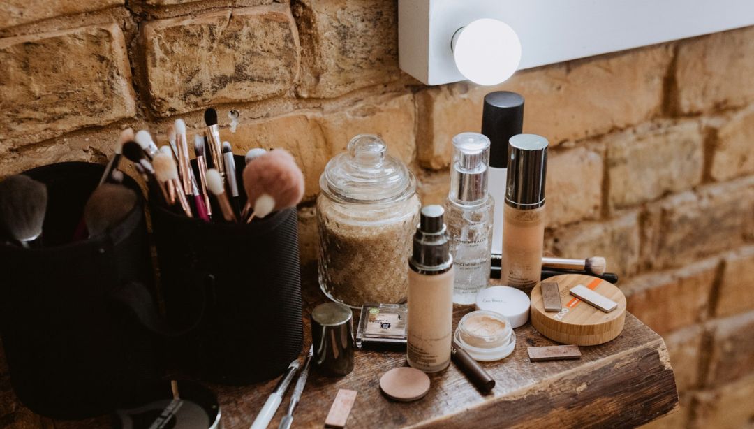 Chemicals Used in Cosmetics and Their Effects on Body